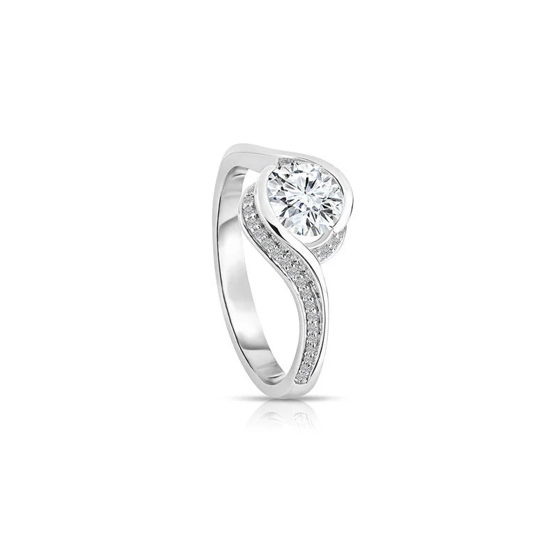 Moray Round Brilliant Diamond Engagement Ring